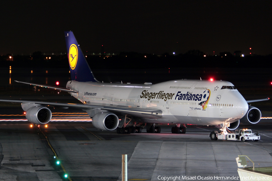 Lufthansa Boeing 747-830 (D-ABYI) | Photo 69012