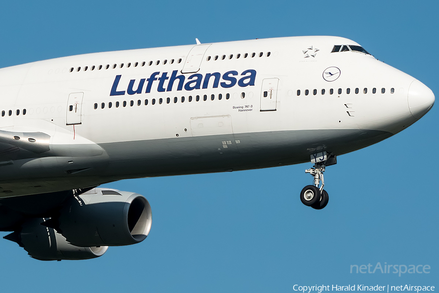 Lufthansa Boeing 747-830 (D-ABYJ) | Photo 359350