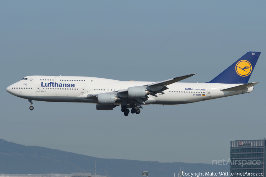 Lufthansa Boeing 747-830 (D-ABYK) | Photo 402397