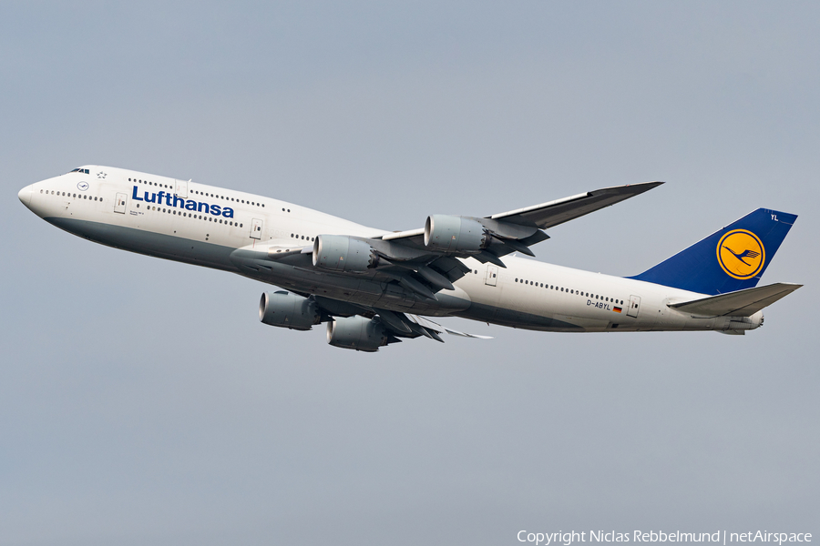Lufthansa Boeing 747-830 (D-ABYL) | Photo 528239