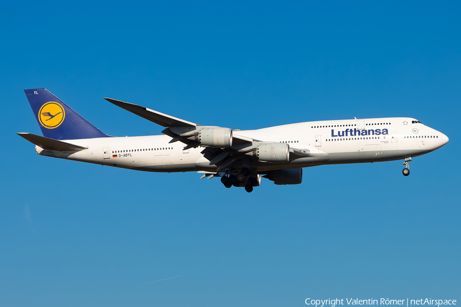 Lufthansa Boeing 747-830 (D-ABYL) | Photo 681054