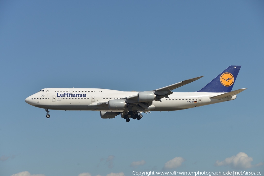 Lufthansa Boeing 747-830 (D-ABYM) | Photo 359424