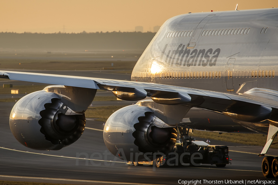 Lufthansa Boeing 747-830 (D-ABYN) | Photo 163670