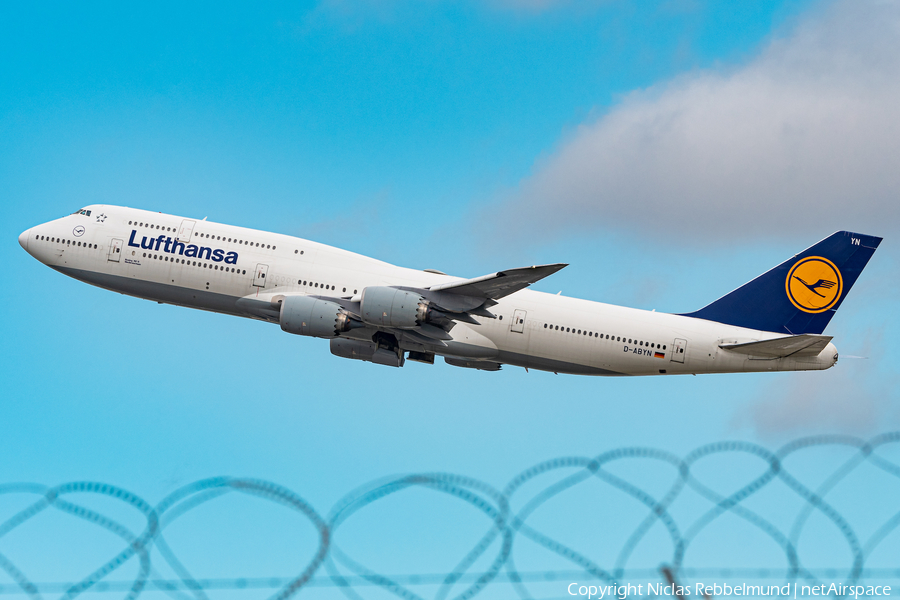 Lufthansa Boeing 747-830 (D-ABYN) | Photo 400406