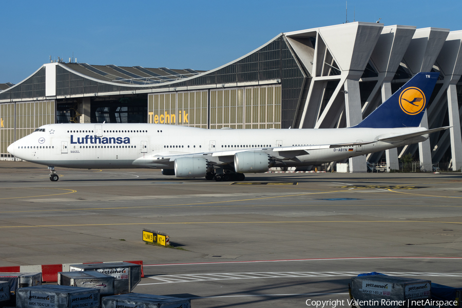 Lufthansa Boeing 747-830 (D-ABYN) | Photo 545717
