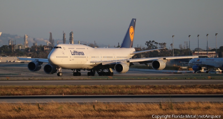 Lufthansa Boeing 747-830 (D-ABYN) | Photo 302490