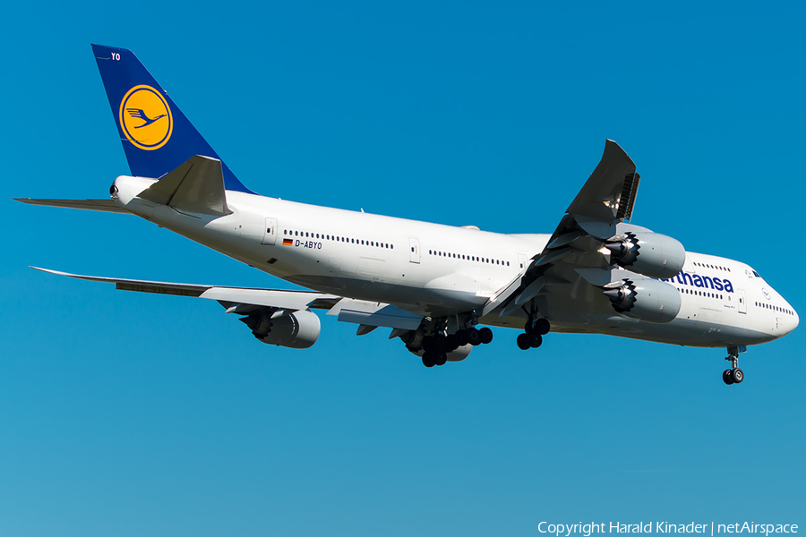 Lufthansa Boeing 747-830 (D-ABYO) | Photo 297108