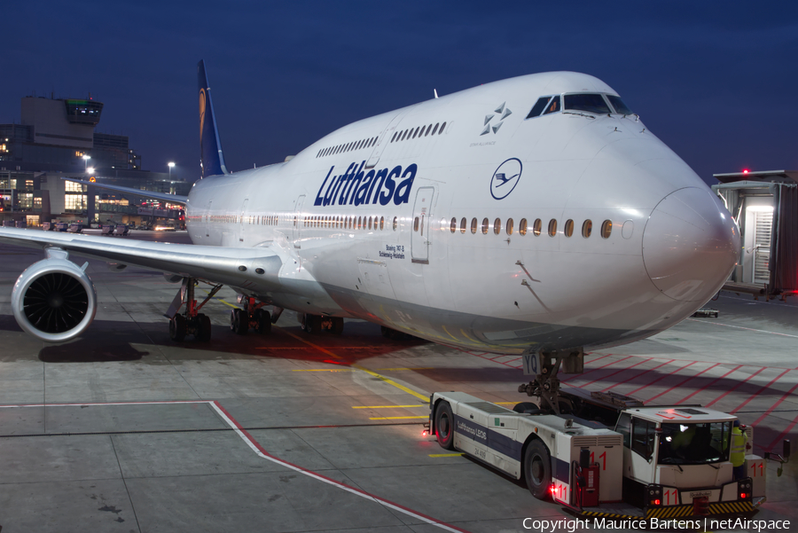 Lufthansa Boeing 747-830 (D-ABYQ) | Photo 406105