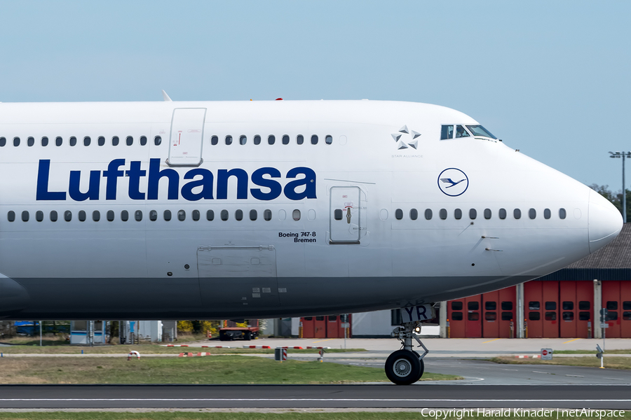 Lufthansa Boeing 747-830 (D-ABYR) | Photo 299206