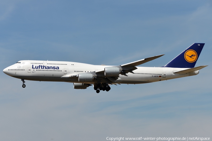Lufthansa Boeing 747-830 (D-ABYR) | Photo 412930