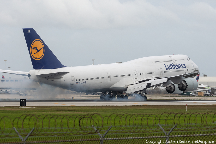 Lufthansa Boeing 747-830 (D-ABYR) | Photo 609253