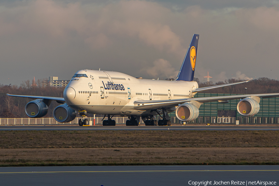 Lufthansa Boeing 747-830 (D-ABYS) | Photo 417583