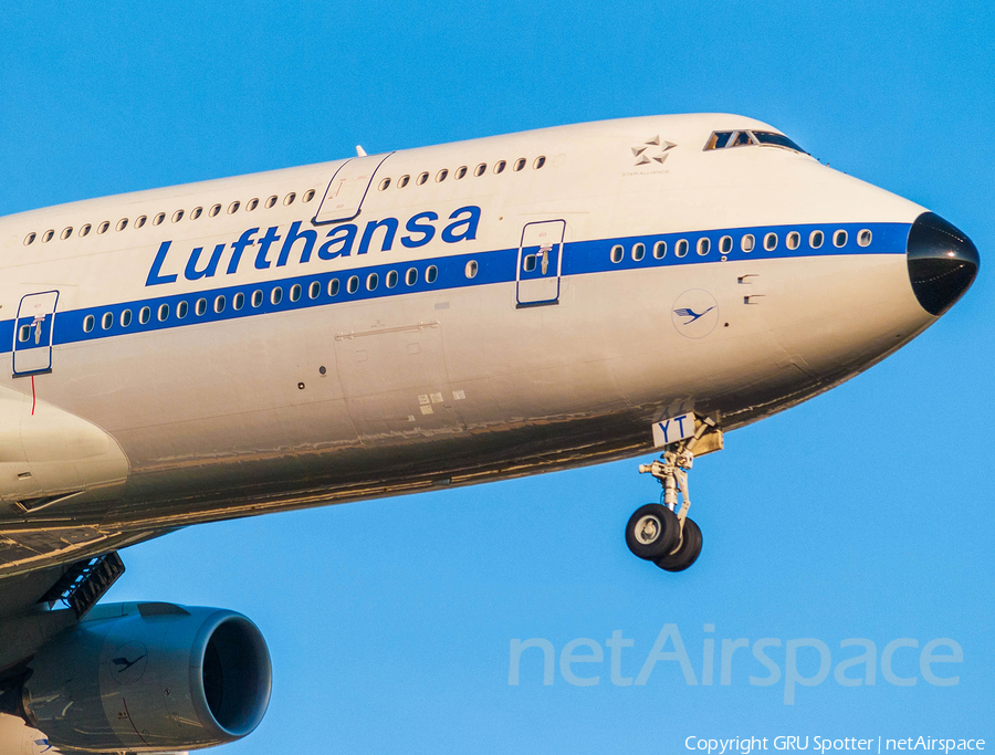 Lufthansa Boeing 747-830 (D-ABYT) | Photo 331548