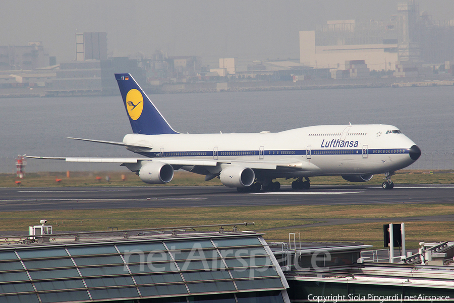 Lufthansa Boeing 747-830 (D-ABYT) | Photo 361311