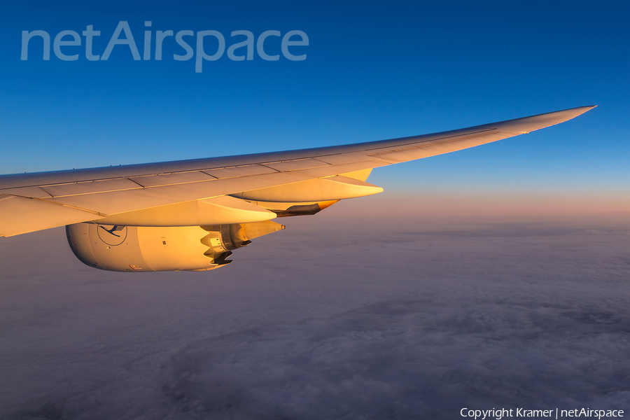 Lufthansa Boeing 747-830 (D-ABYT) | Photo 677173