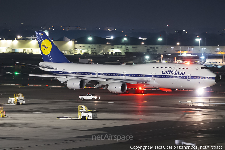 Lufthansa Boeing 747-830 (D-ABYT) | Photo 352196