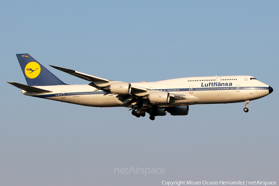 Lufthansa Boeing 747-830 (D-ABYT) | Photo 352209