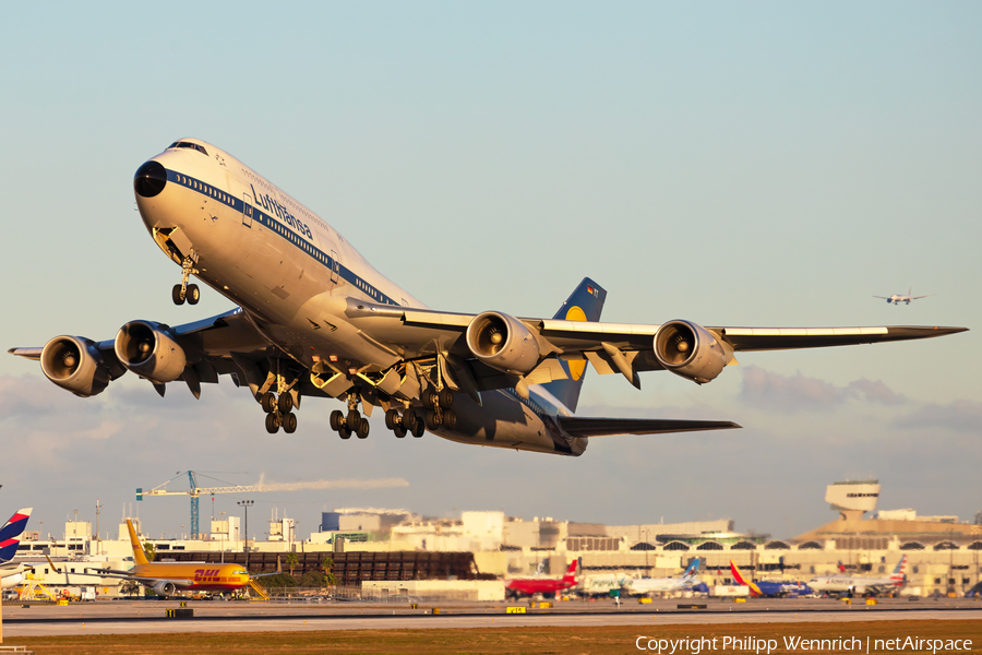 Lufthansa Boeing 747-830 (D-ABYT) | Photo 664524