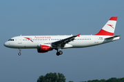 Austrian Airlines (Air Berlin) Airbus A320-216 (D-ABZF) at  Hamburg - Fuhlsbuettel (Helmut Schmidt), Germany