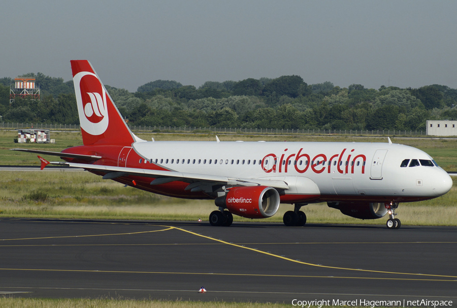 Air Berlin Airbus A320-216 (D-ABZI) | Photo 126130