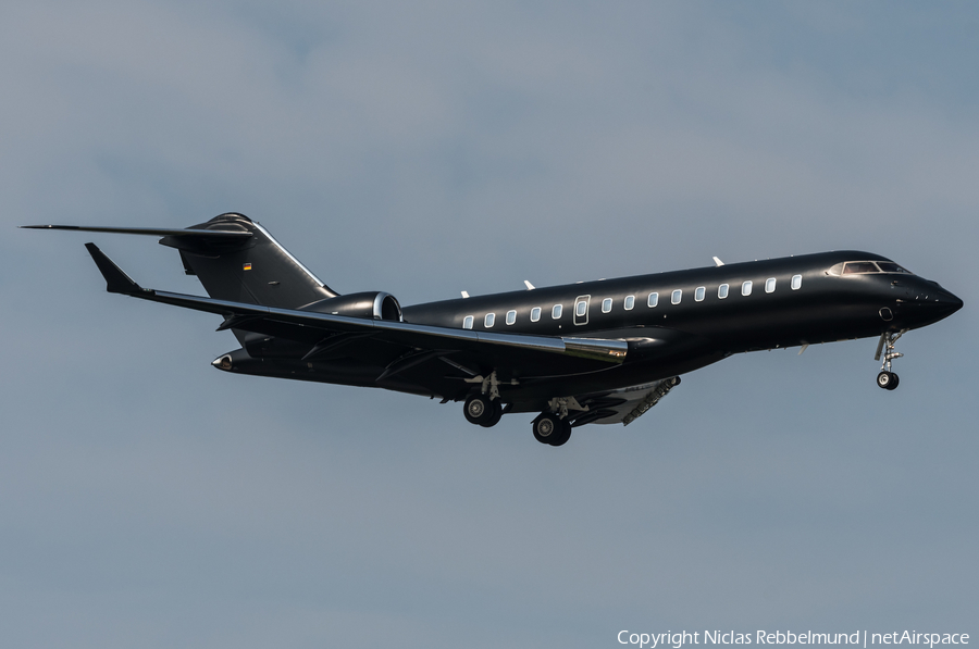 MHS Aviation Bombardier BD-700-1A10 Global Express XRS (D-ACCF) | Photo 262383