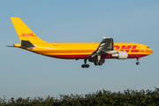 DHL (European Air Transport Leipzig) Airbus A300F4-622R (D-AEAP) at  Porto, Portugal