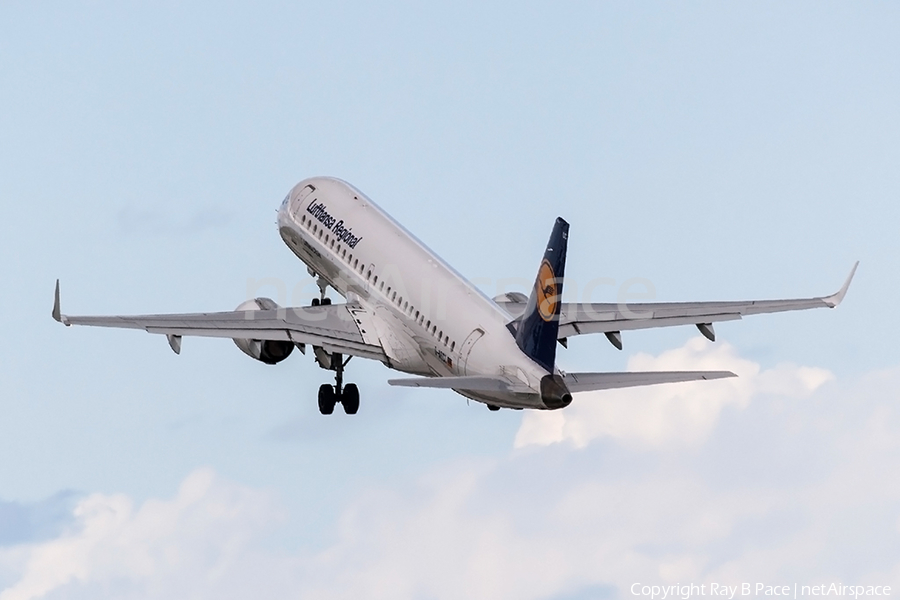 Lufthansa Regional (CityLine) Embraer ERJ-190LR (ERJ-190-100LR) (D-AECC) | Photo 407990