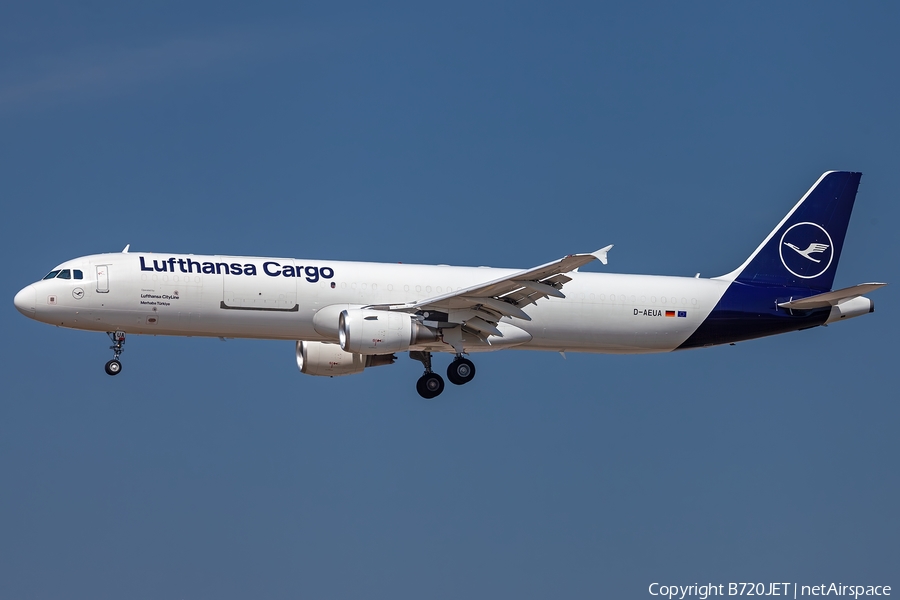 Lufthansa Cargo Airbus A321-211(P2F) (D-AEUA) | Photo 638875