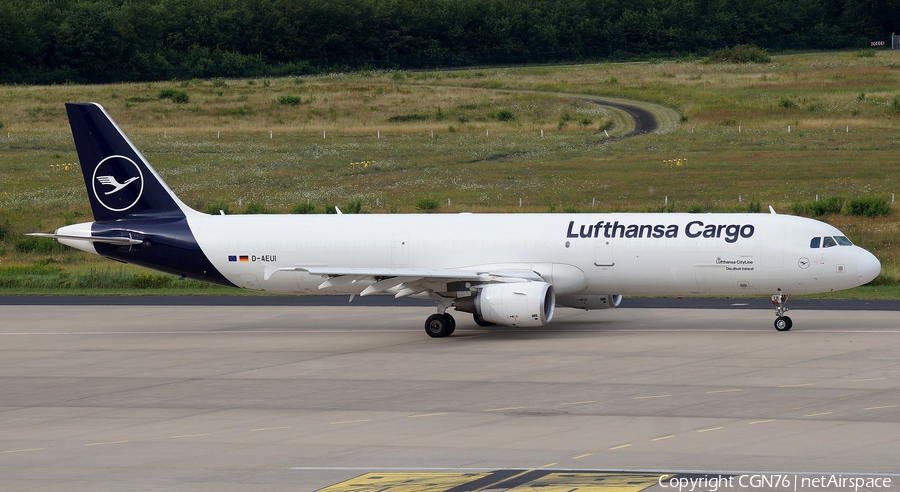 Lufthansa Cargo Airbus A321-211(P2F) (D-AEUI) | Photo 633422