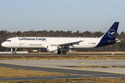 Lufthansa Cargo Airbus A321-211(P2F) (D-AEUI) at  Frankfurt am Main, Germany