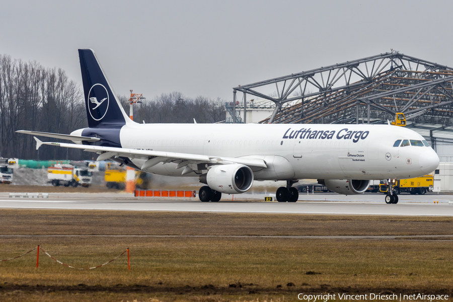 Lufthansa Cargo Airbus A321-211(P2F) (D-AEUI) | Photo 671961