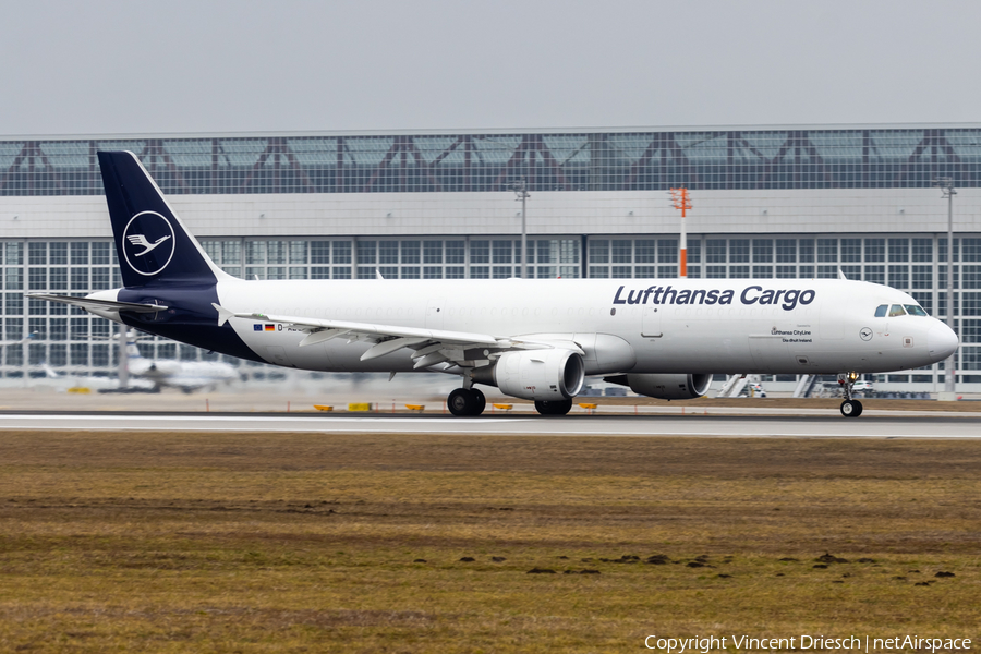Lufthansa Cargo Airbus A321-211(P2F) (D-AEUI) | Photo 671962
