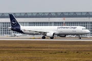 Lufthansa Cargo Airbus A321-211(P2F) (D-AEUI) at  Munich, Germany