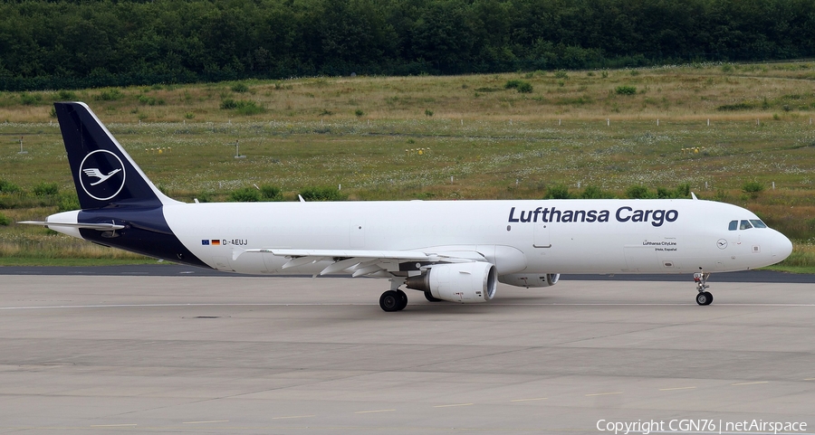 Lufthansa Cargo Airbus A321-211(P2F) (D-AEUJ) | Photo 633423