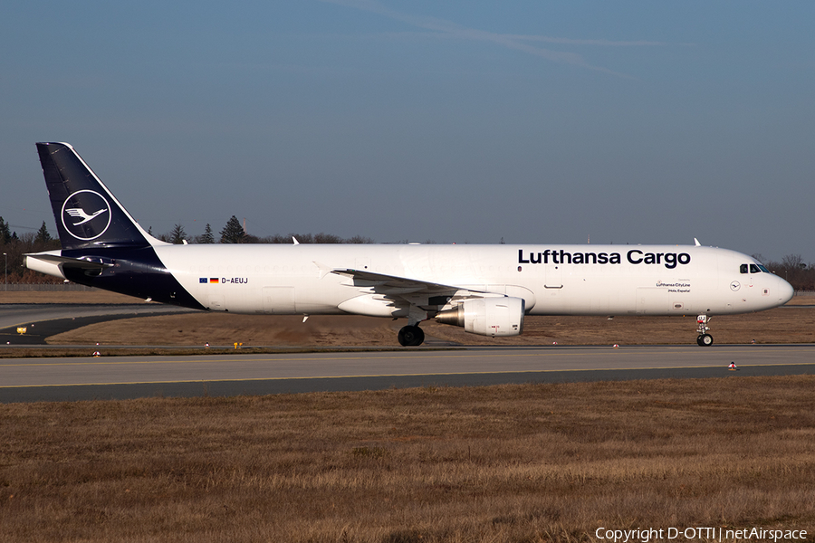 Lufthansa Cargo Airbus A321-211(P2F) (D-AEUJ) | Photo 670288