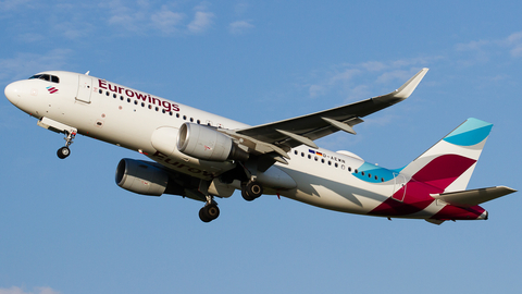 Eurowings Airbus A320-214 (D-AEWN) at  Hamburg - Fuhlsbuettel (Helmut Schmidt), Germany