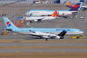 FAI Rent-A-Jet Bombardier CL-600-2B16 Challenger 604 (D-AFAD) at  Seoul - Incheon International, South Korea