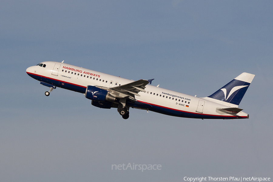 Hamburg Airways Airbus A320-214 (D-AHHC) | Photo 62154