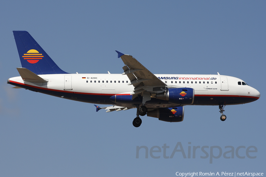 Hamburg International Airbus A319-111 (D-AHIH) | Photo 282075
