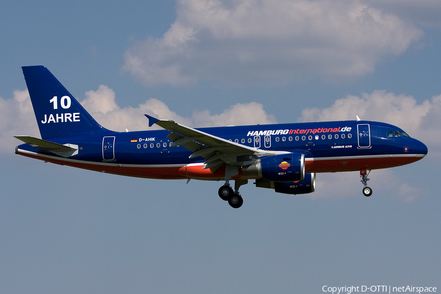 Hamburg International Airbus A319-112 (D-AHIK) | Photo 267588