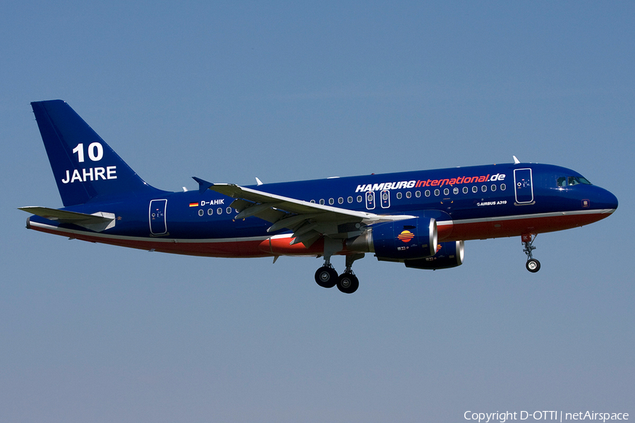 Hamburg International Airbus A319-112 (D-AHIK) | Photo 267693