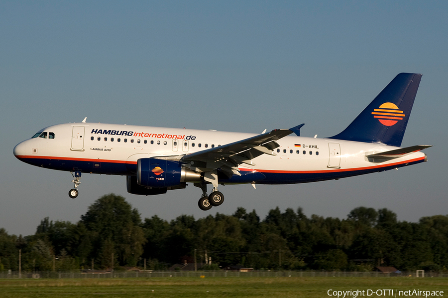 Hamburg International Airbus A319-112 (D-AHIL) | Photo 267599