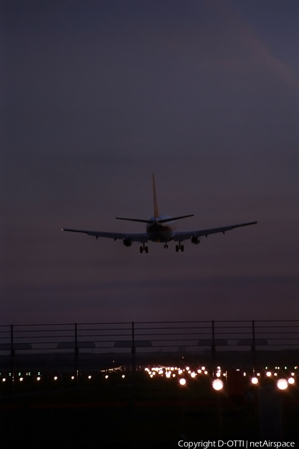 Hapag-Lloyd Boeing 737-2K5Adv (D-AHL*) | Photo 207081