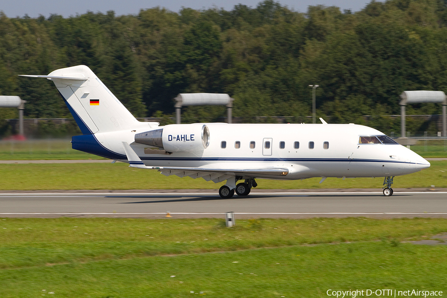 Hapag-Lloyd Executive Bombardier CL-600-2B16 Challenger 604 (D-AHLE) | Photo 368547