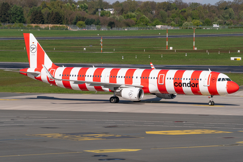 Condor Airbus A321-211 (D-AIAA) at  Hamburg - Fuhlsbuettel (Helmut Schmidt), Germany