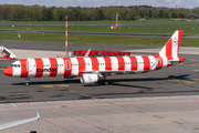 Condor Airbus A321-211 (D-AIAA) at  Hamburg - Fuhlsbuettel (Helmut Schmidt), Germany