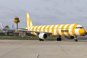 Condor Airbus A321-211 (D-AIAD) at  Hamburg - Fuhlsbuettel (Helmut Schmidt), Germany