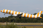 Condor Airbus A321-211 (D-AIAS) at  Hamburg - Fuhlsbuettel (Helmut Schmidt), Germany