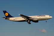 Lufthansa Airbus A300B4-603 (D-AIAU) at  Hamburg - Fuhlsbuettel (Helmut Schmidt), Germany