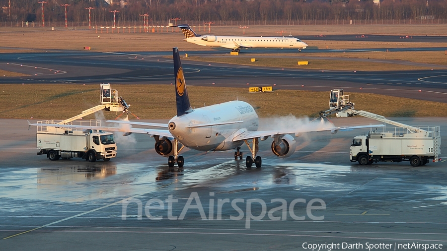 Lufthansa Airbus A319-112 (D-AIBC) | Photo 209358